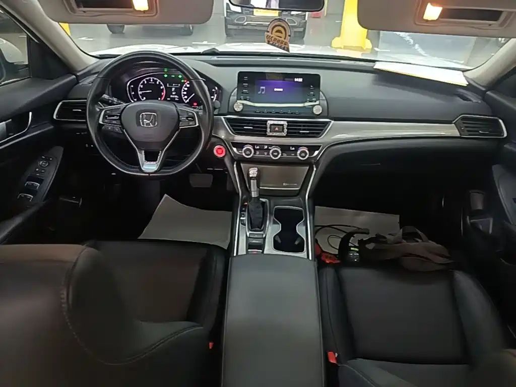 Honda Accord 2021 — фото 10