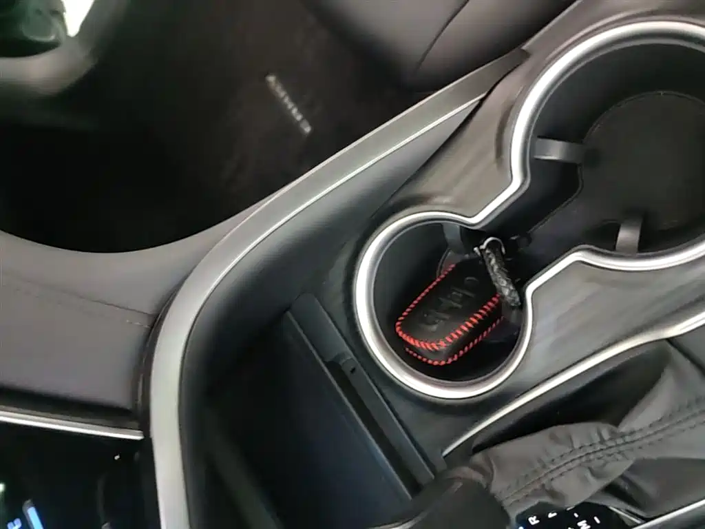 Toyota Camry 2021 — фото 9