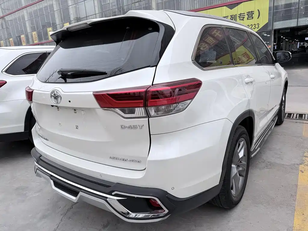 Toyota Highlander 2018 — фото 16