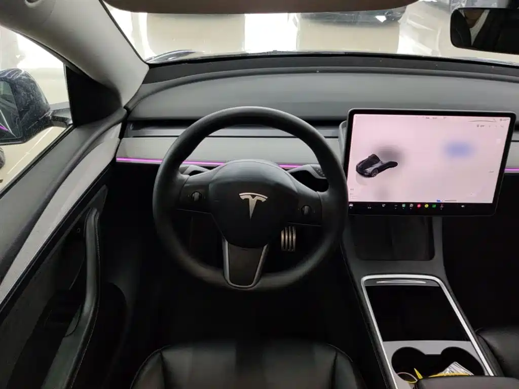 Tesla Model Y 2024 — фото 11