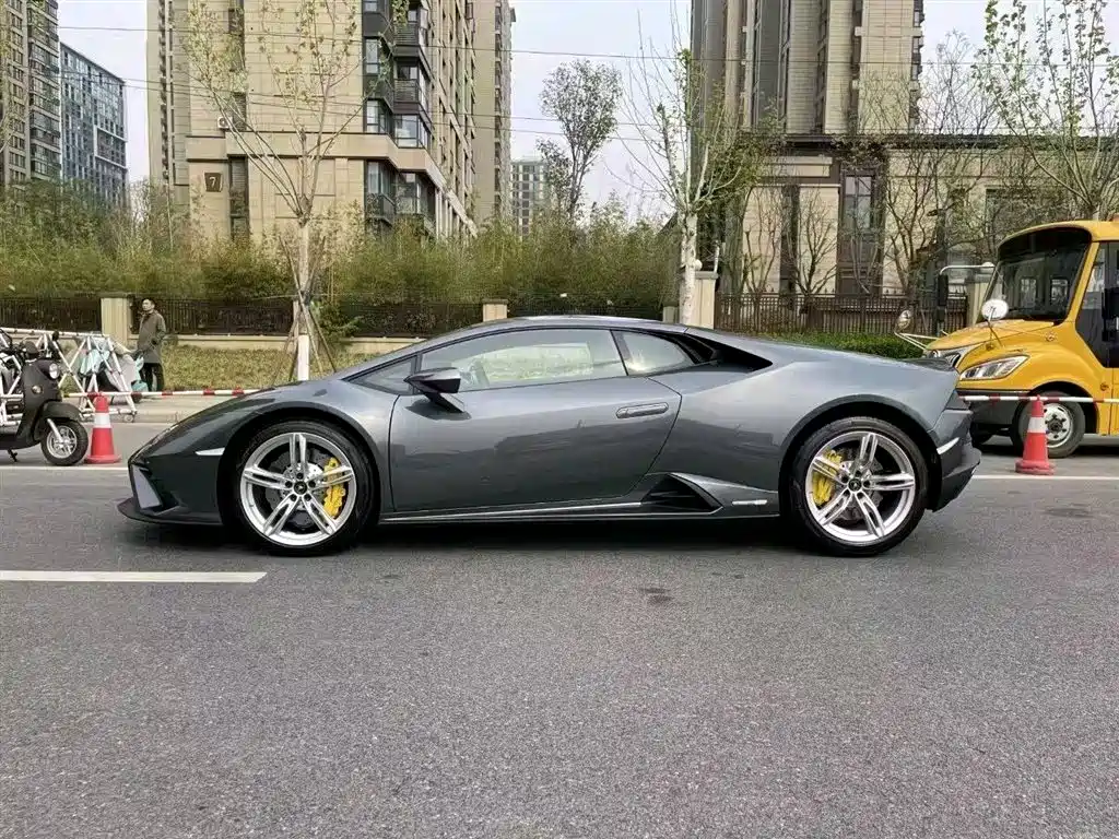 Lamborghini Huracán 2021 — фото 5