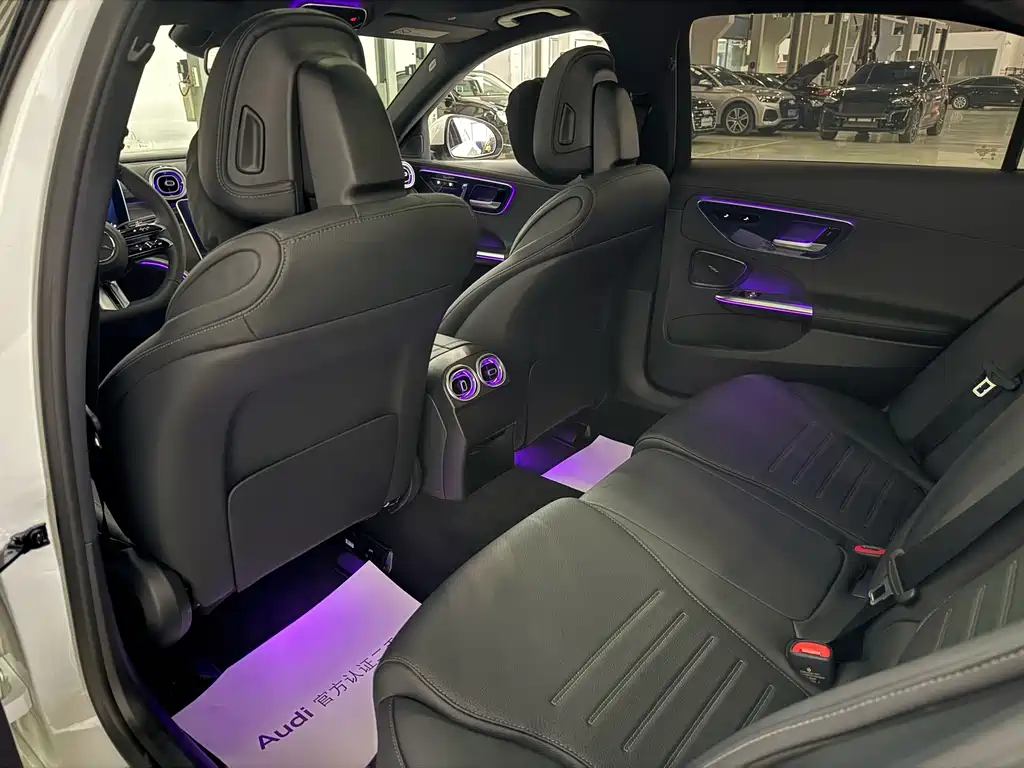 Mercedes-Benz C-Class 2024