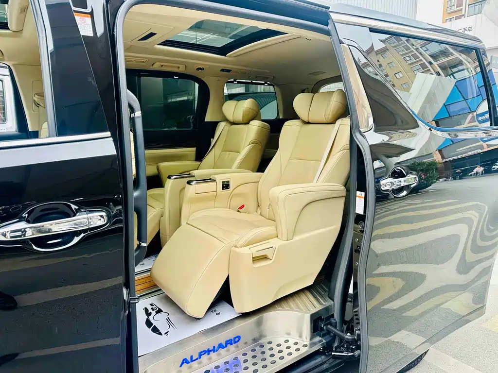 Toyota Alphard 2021 — фото 7