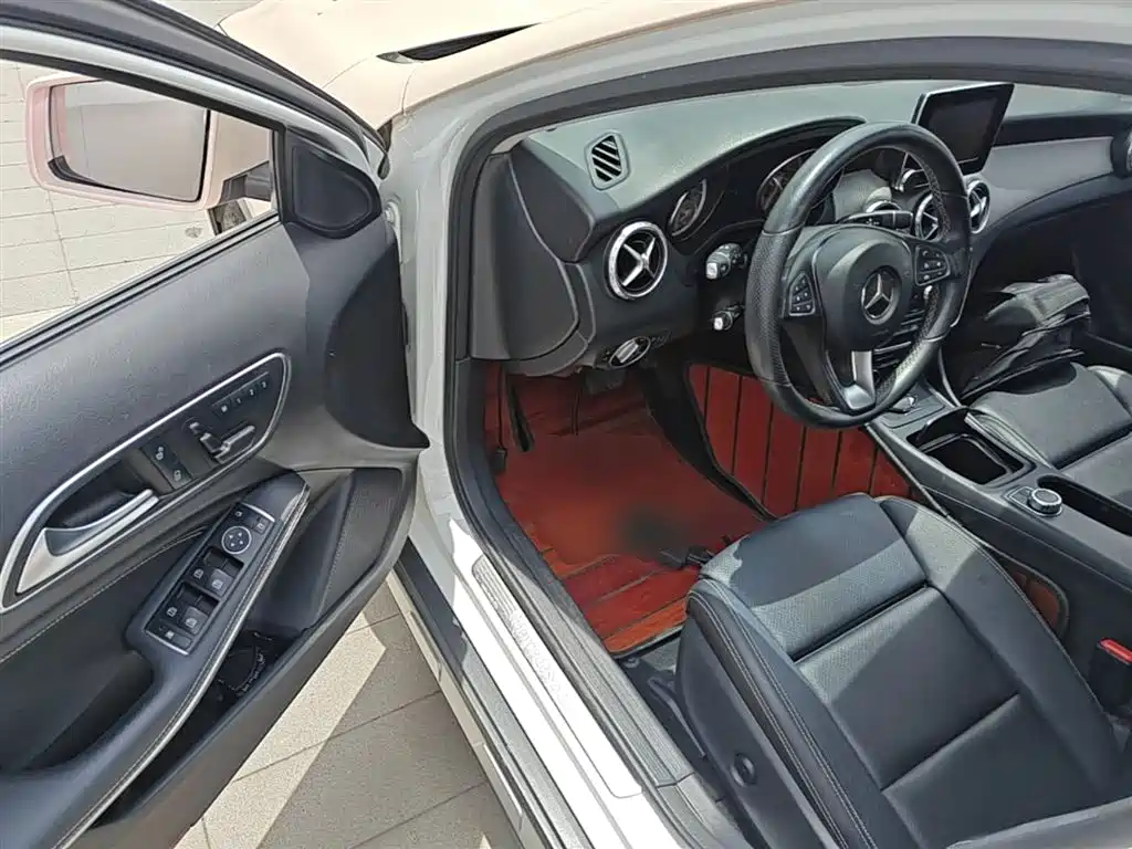 Mercedes-Benz GLA 2017 — фото 16