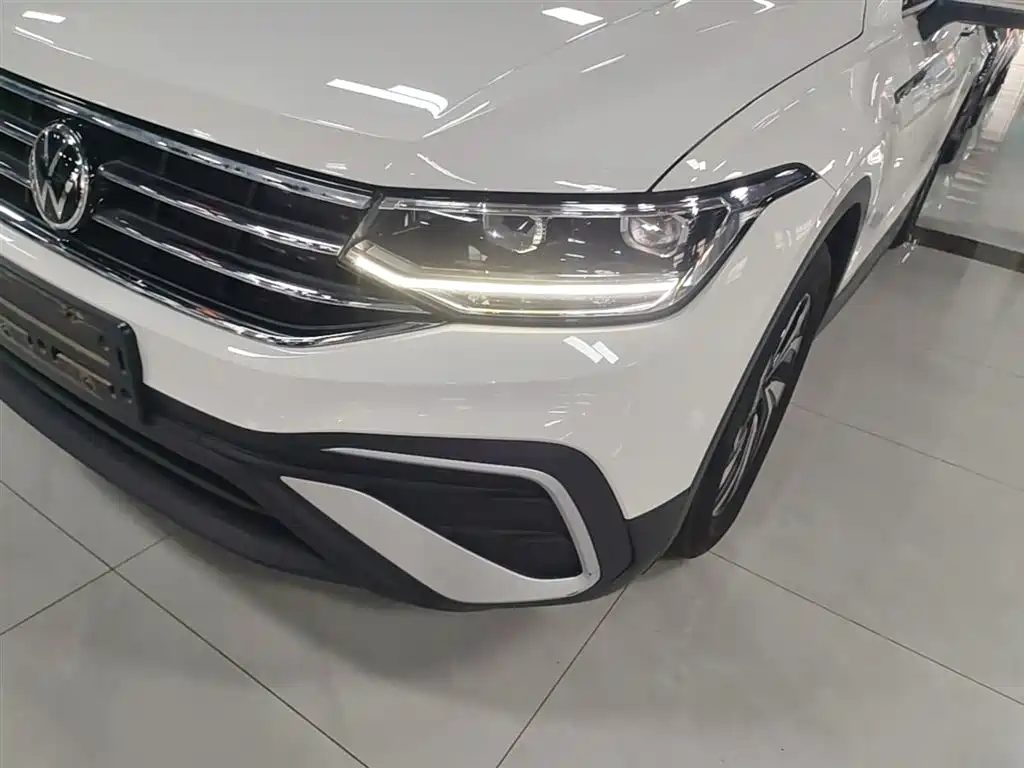 Volkswagen Tiguan L 2022 — фото 24