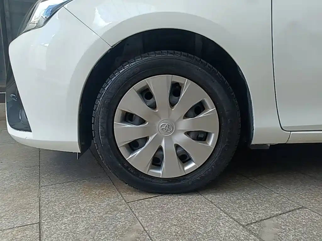 Toyota Yaris L 2016 — фото 23