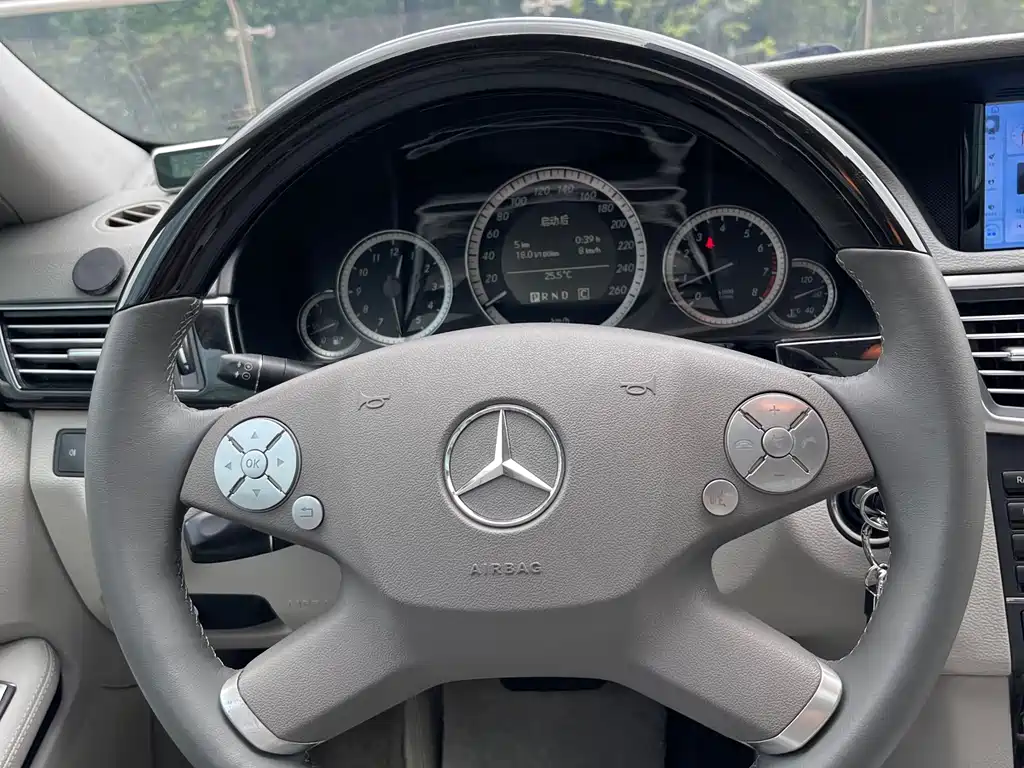 Mercedes-Benz E-Class 2010