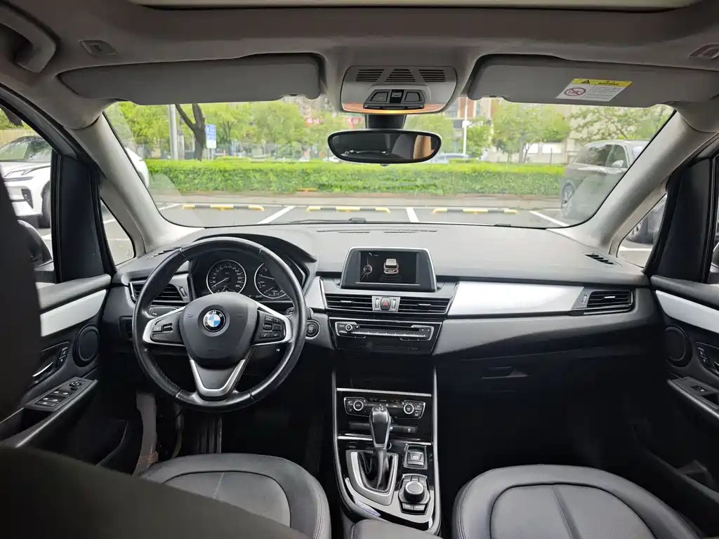 BMW 2 Series Active Tourer 2016 — фото 13
