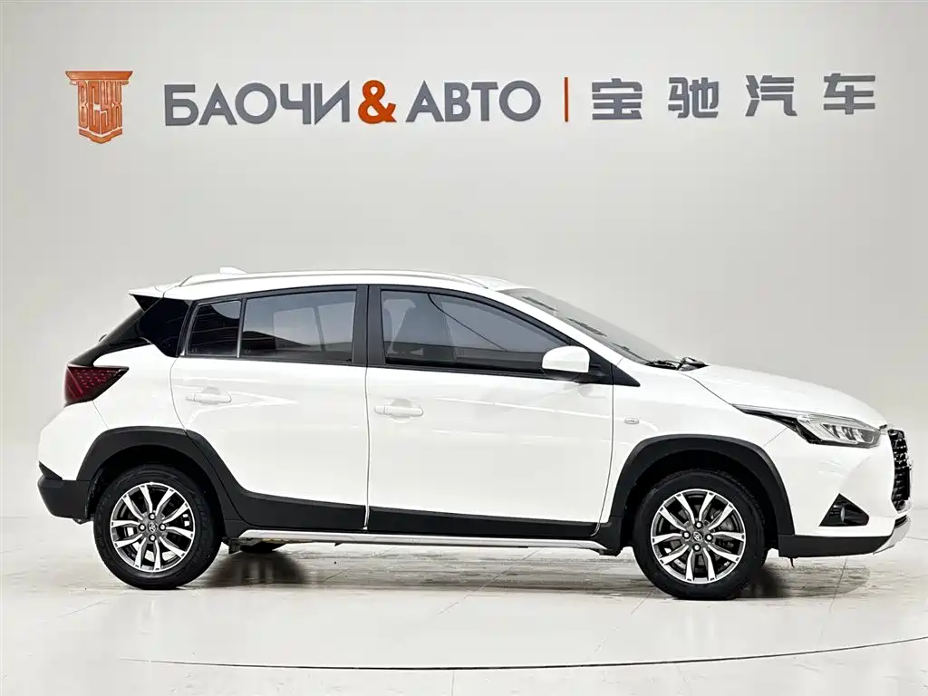 Toyota Yaris L 2022