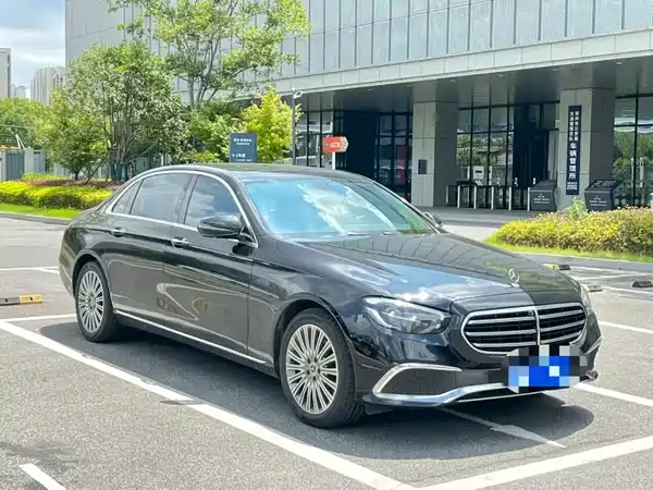 Mercedes-Benz E-Class 2022
