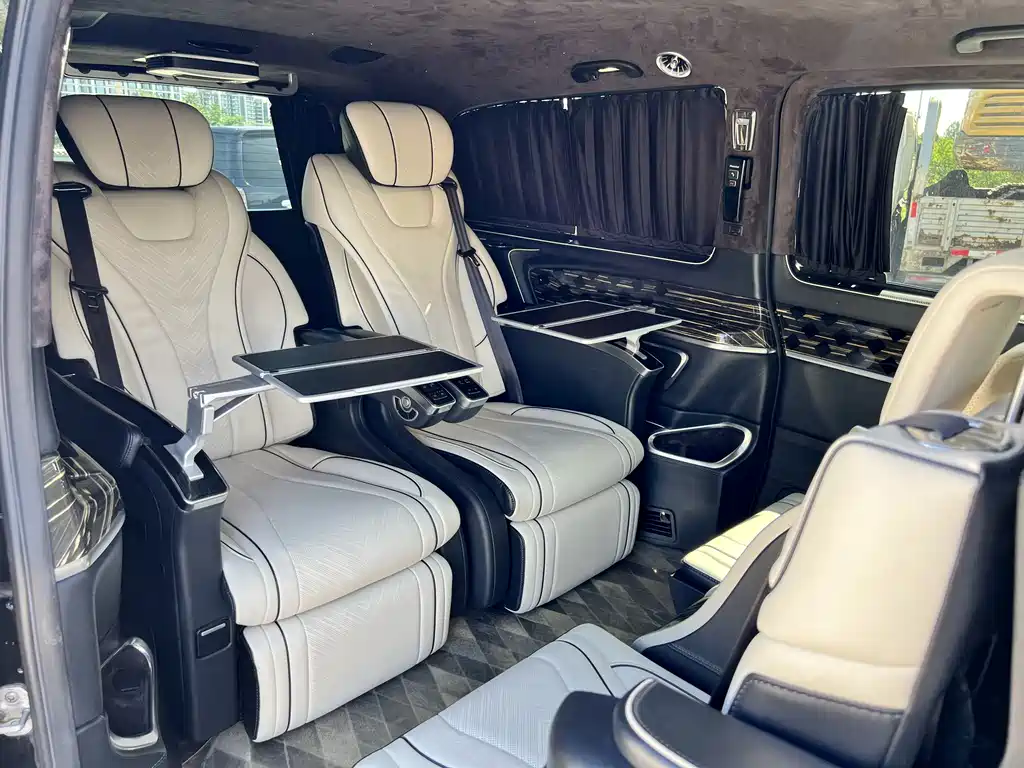 Mercedes-Benz V-Class 2021 — фото 19