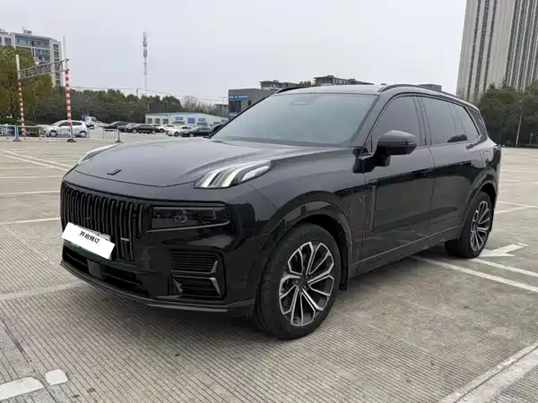 Lynk & Co 09 EM-P 2025