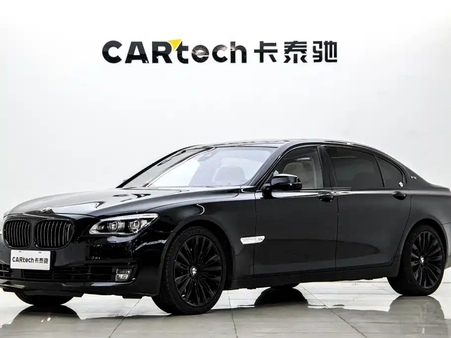 BMW 7 Series 2013 — фото 1
