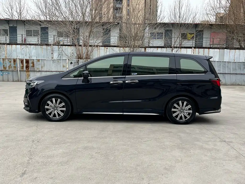 Honda Odyssey 2023 — фото 3