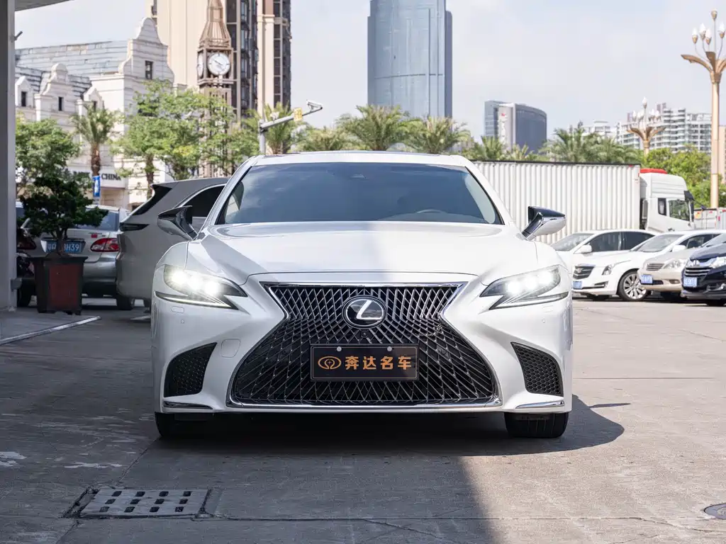 Lexus LS 2019