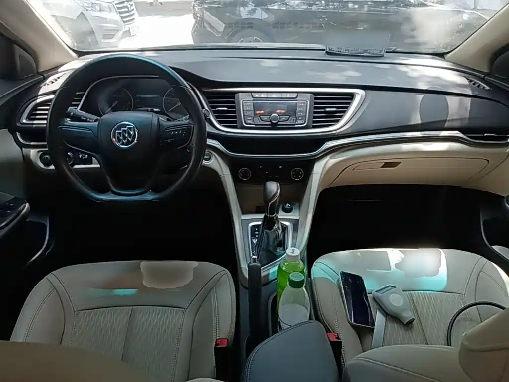 Buick Excelle 2017 — фото 10