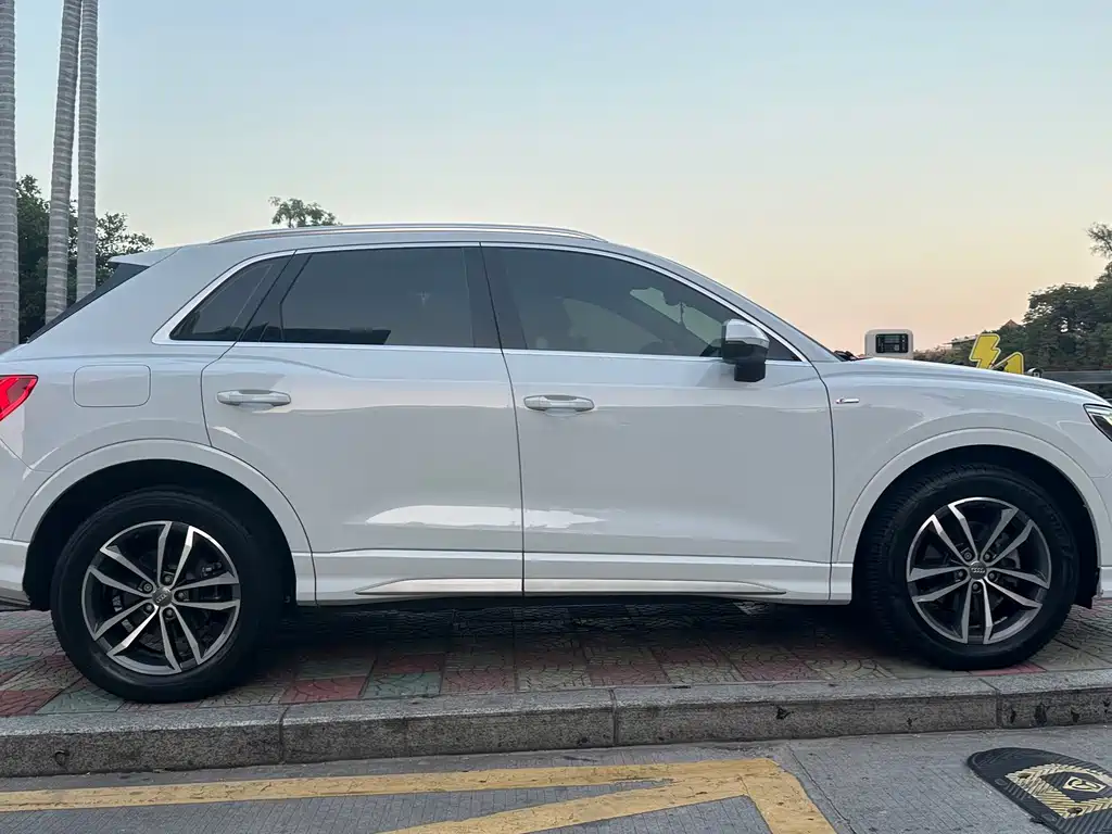 Audi Q3 2021