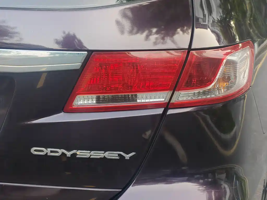 Honda Odyssey 2011 — фото 28