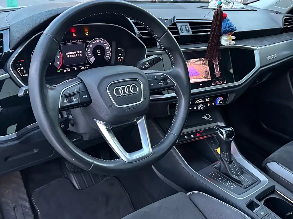 Audi Q3 2021 — фото 10