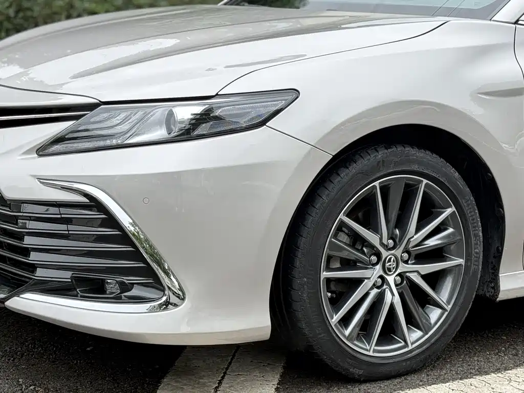 Toyota Camry 2022 — фото 5