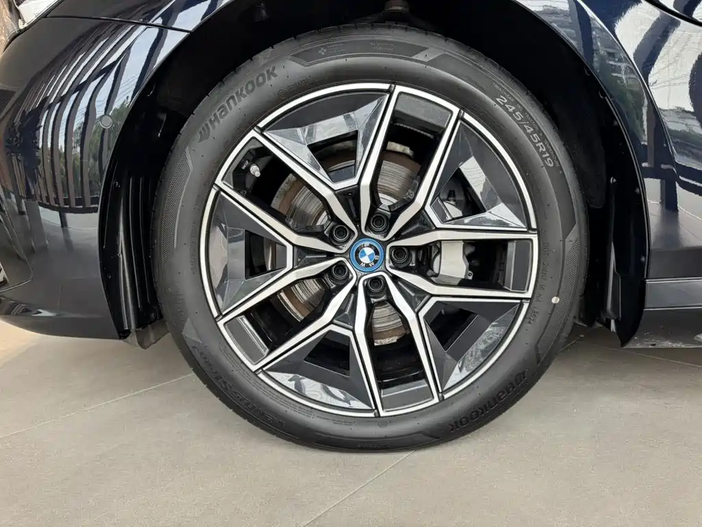 BMW i5 2025 — фото 6