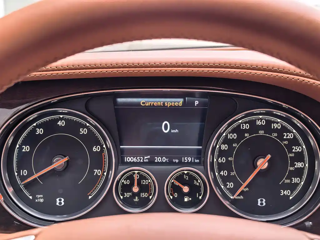 Bentley Flying Spur 2018 — фото 18