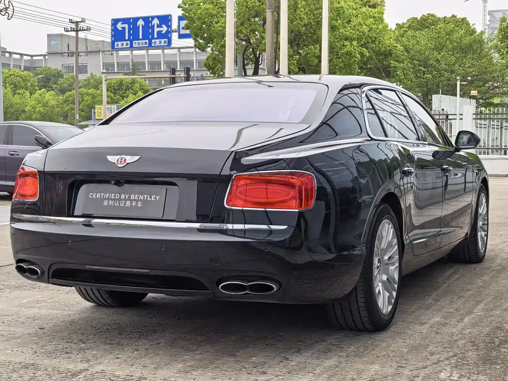 Bentley Flying Spur 2018 — фото 7