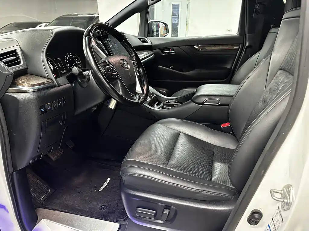Toyota Alphard 2021 — фото 11