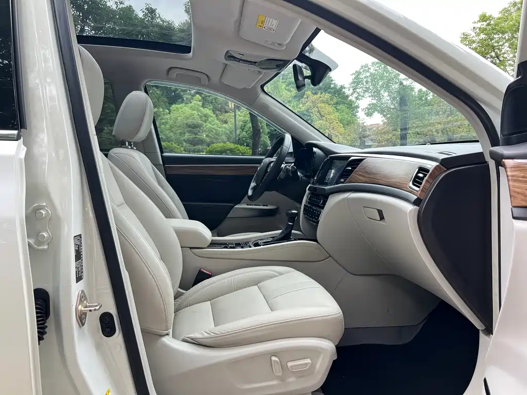 GAC Motor Trumpchi GS8 2018 — фото 15