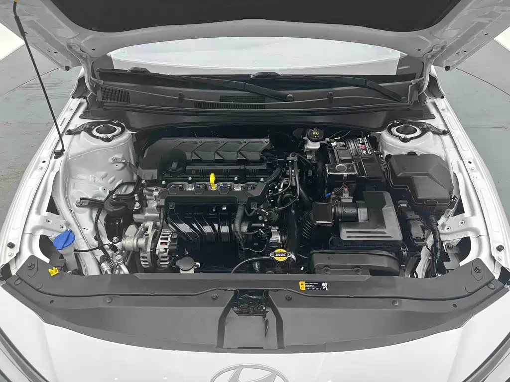 Hyundai Elantra 2023 — фото 20