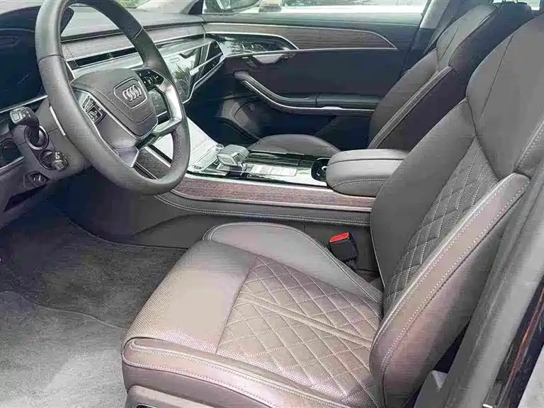Audi A8 2024 — фото 13