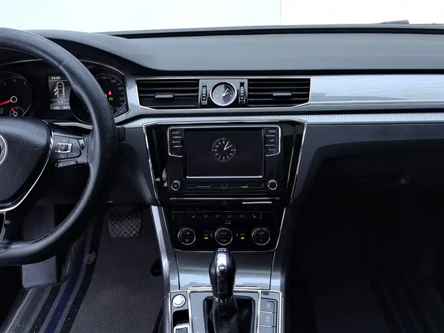Volkswagen Passat 2019 — фото 13