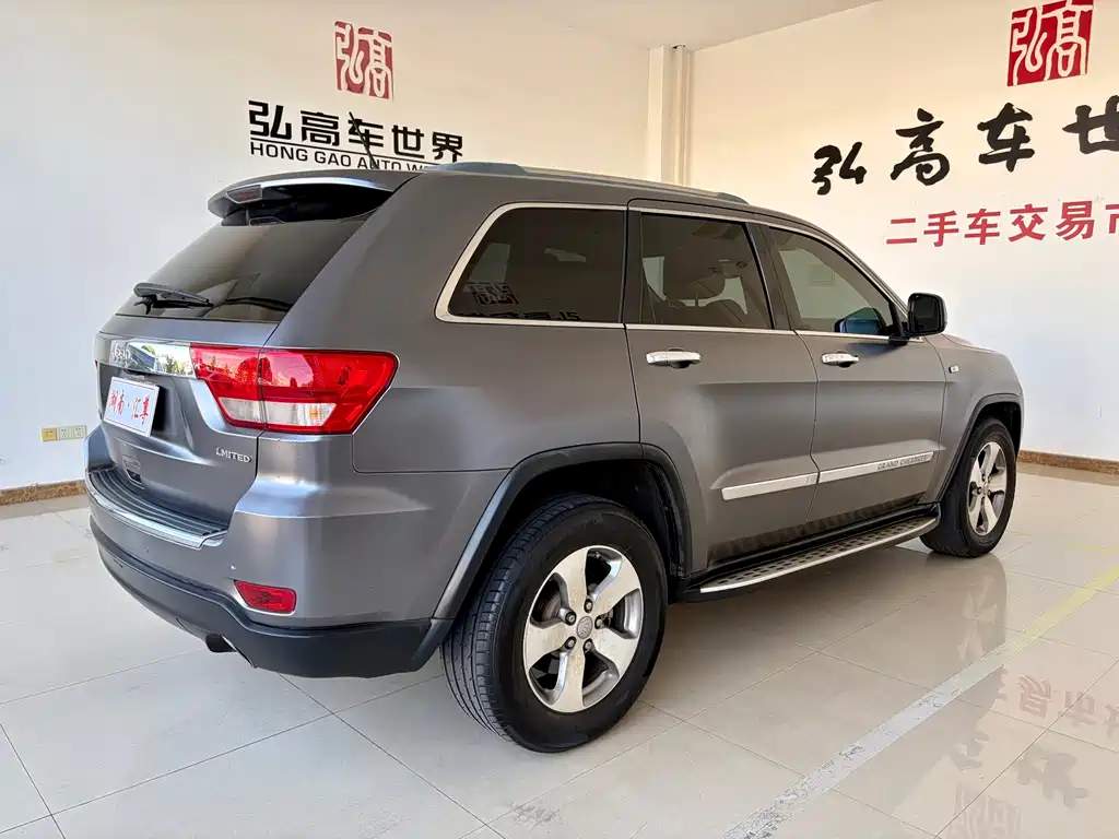 Jeep Grand Cherokee 2012 — фото 15