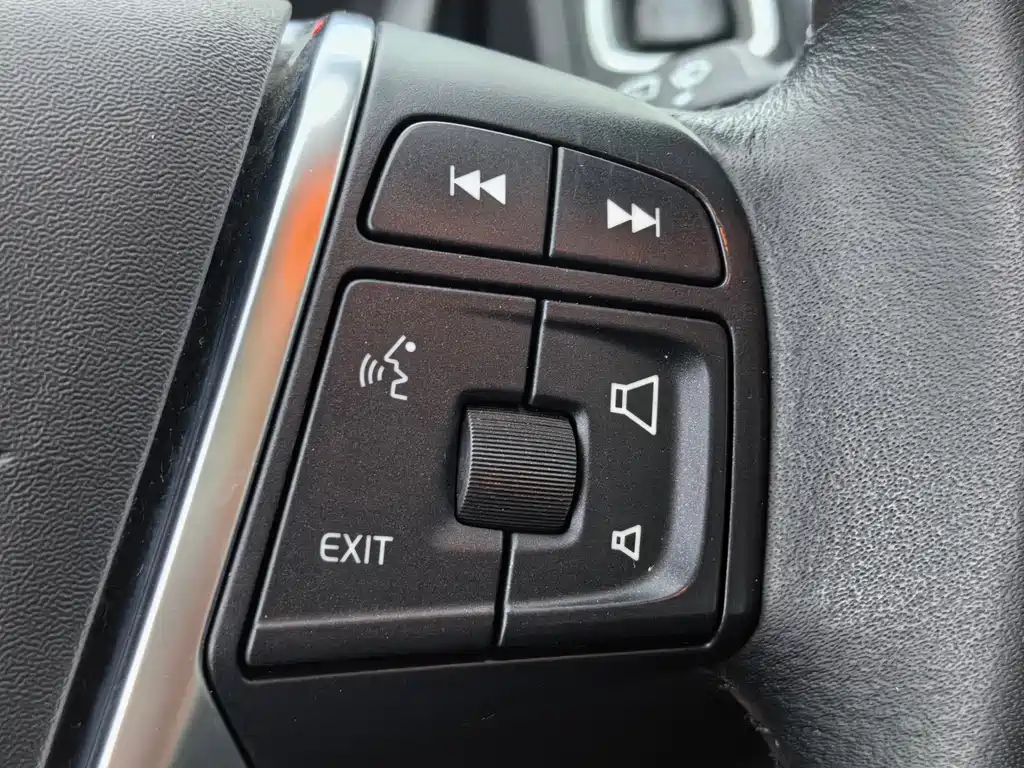 Volvo XC60 2017 — фото 18