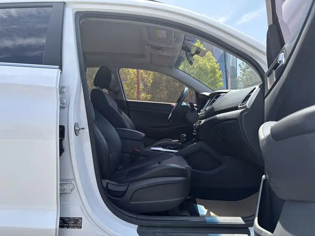 Hyundai Tucson 2018 — фото 11