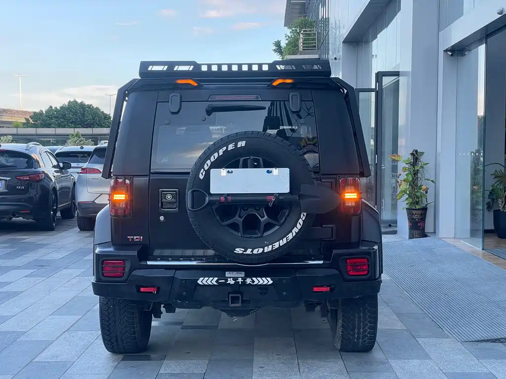 BAIC BJ40 2022 — фото 17