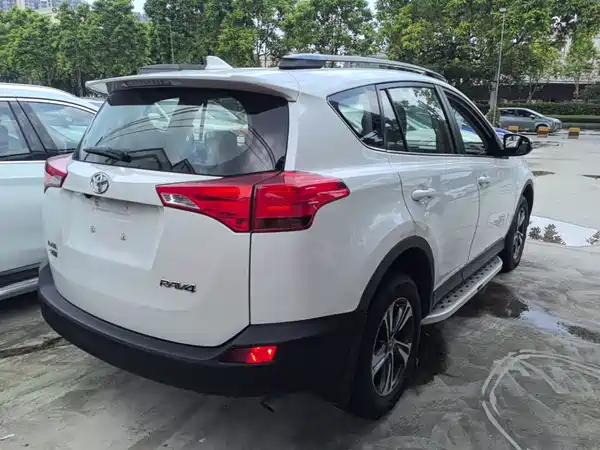 Toyota RAV4 2015