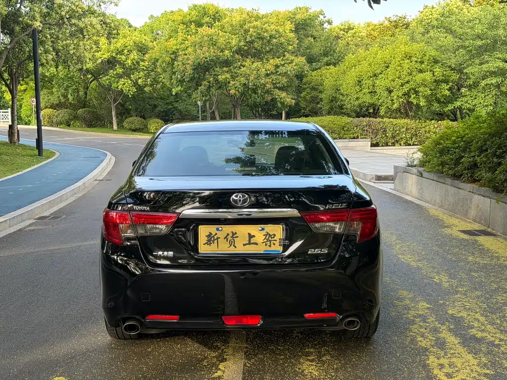 Toyota Reiz 2016 — фото 10