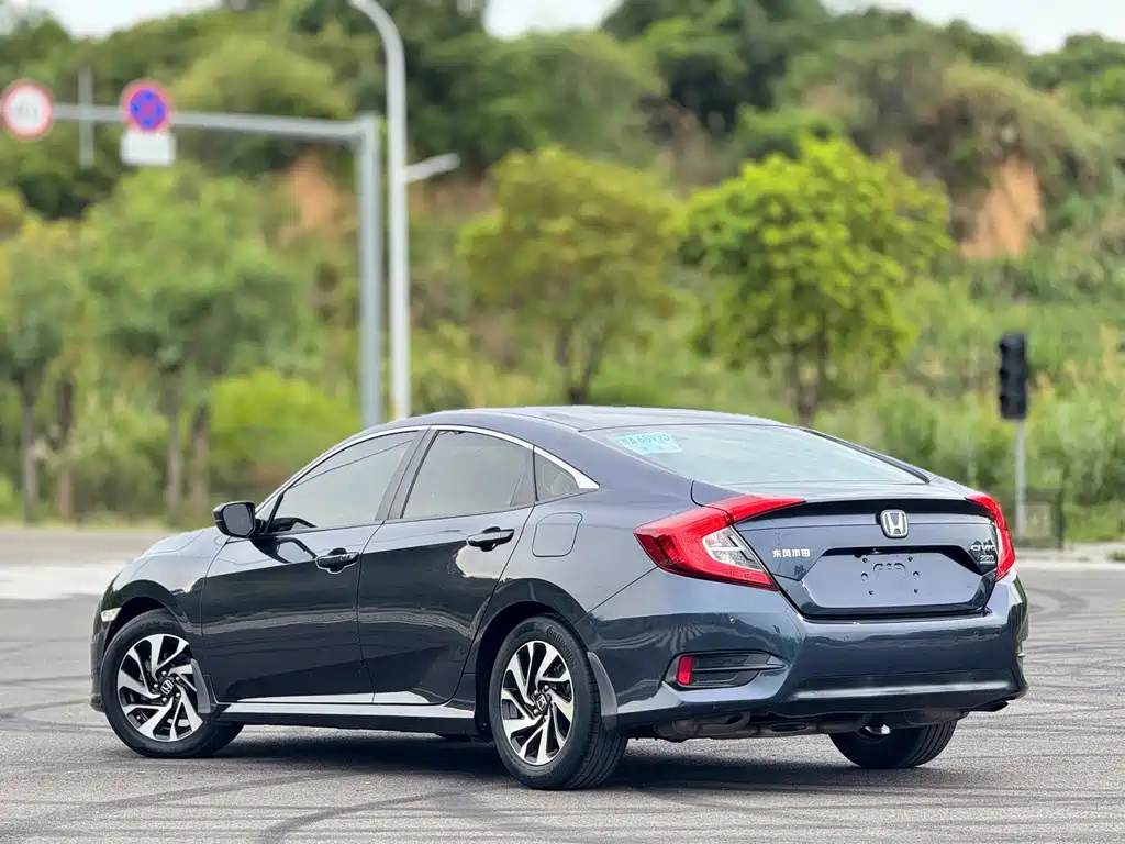 Honda Civic 2017 — фото 16