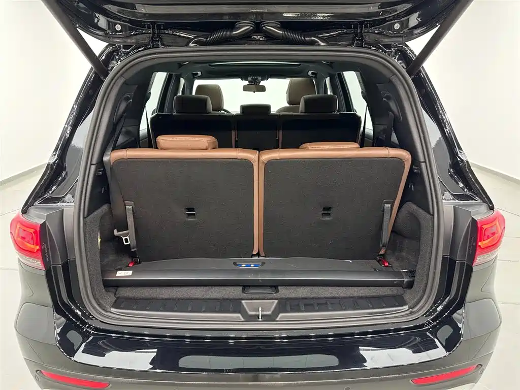 Mercedes-Benz GLB 2023 — фото 25