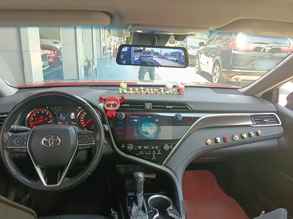 Toyota Camry 2020 — фото 10