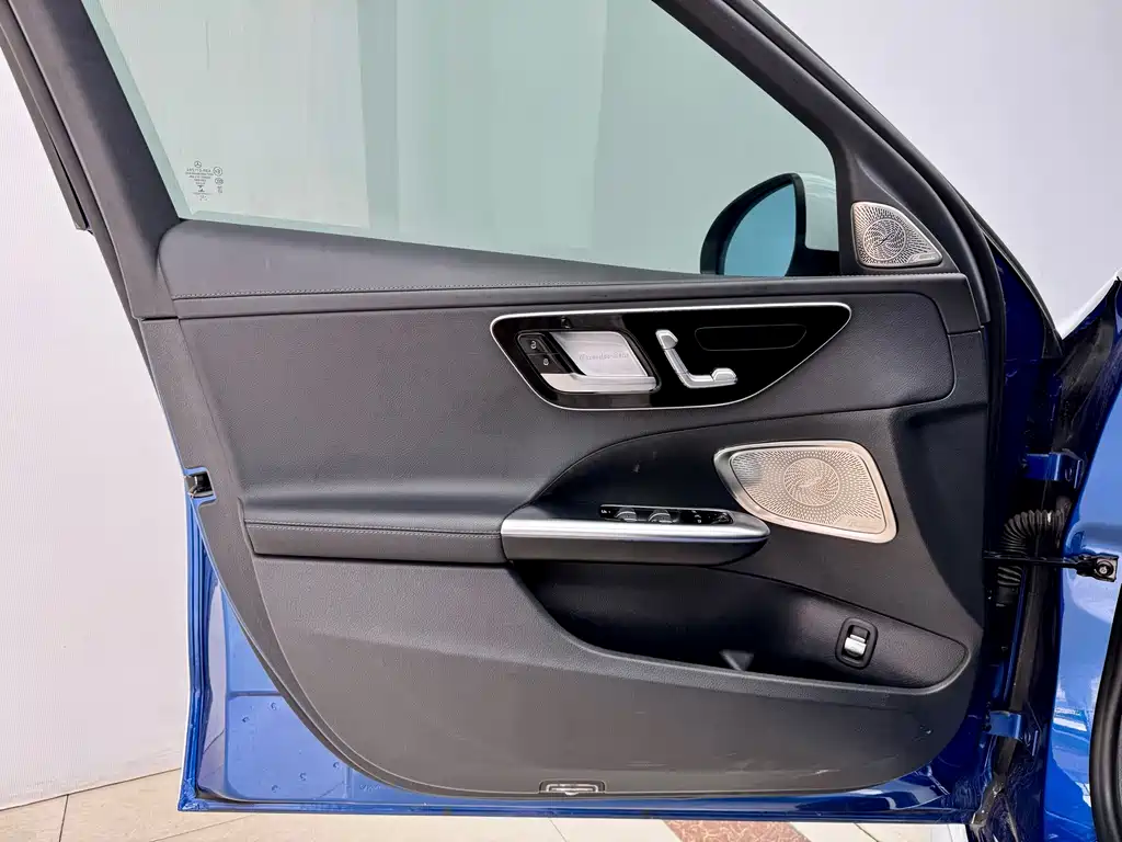 Mercedes-Benz C-Class 2023