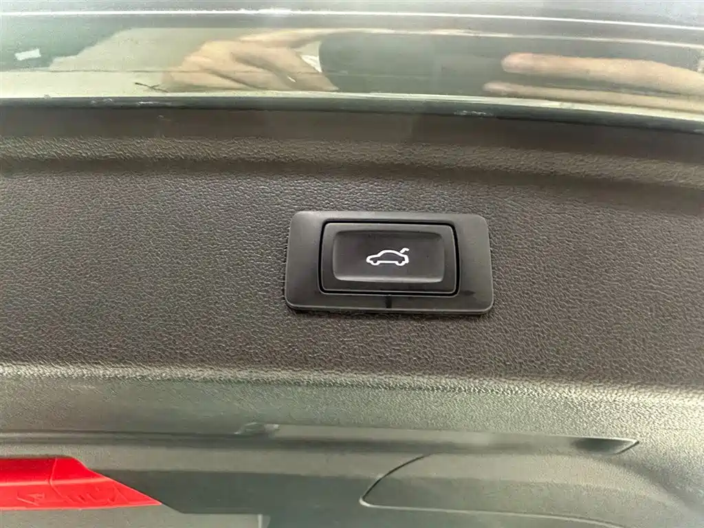 Audi A3 2023 — фото 10