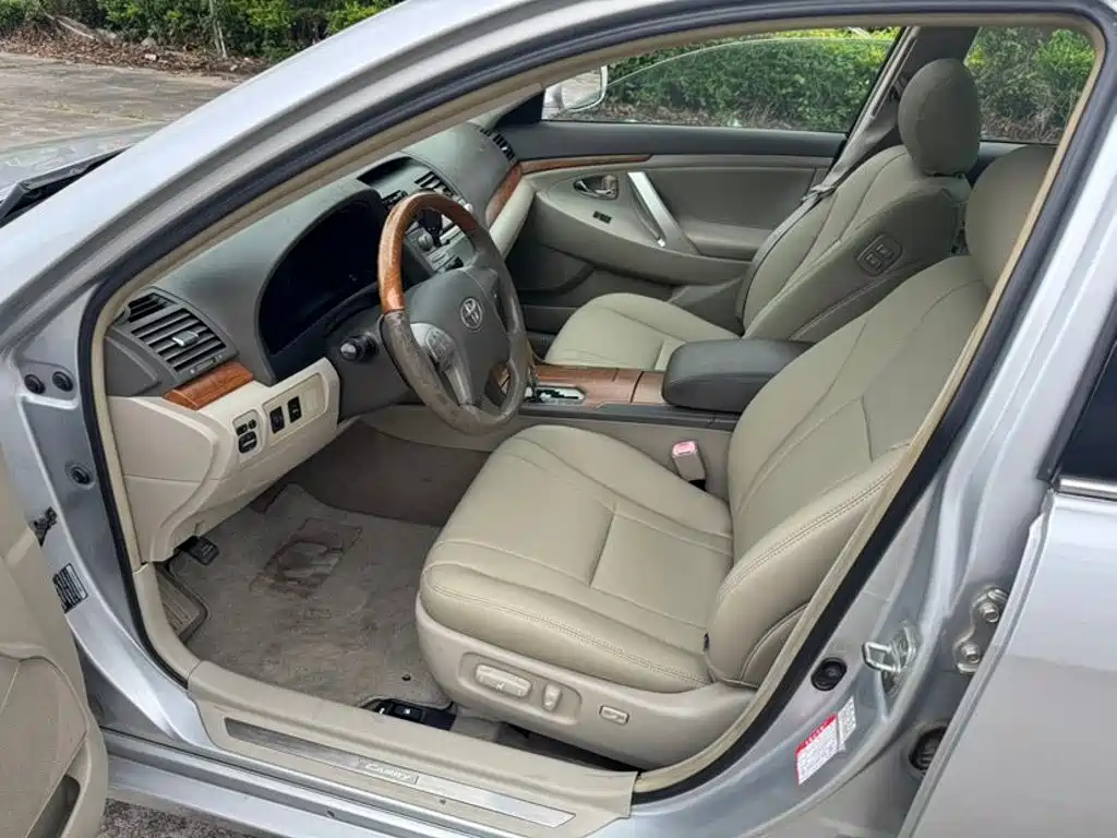 Toyota Camry 2010