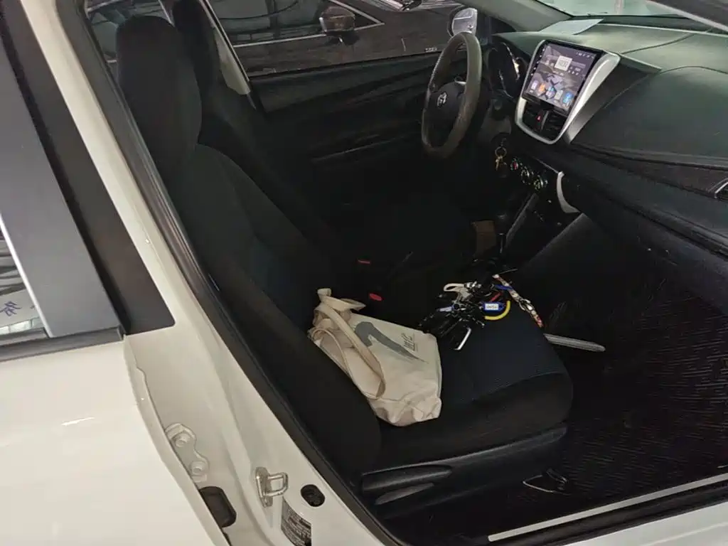 Toyota Yaris L 2019 — фото 25