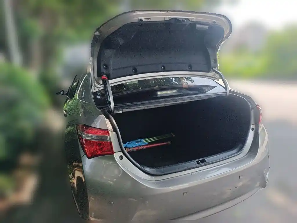 Toyota Corolla 2017 — фото 16