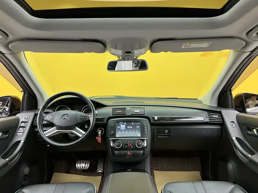 Mercedes-Benz R-Class 2017 — фото 15