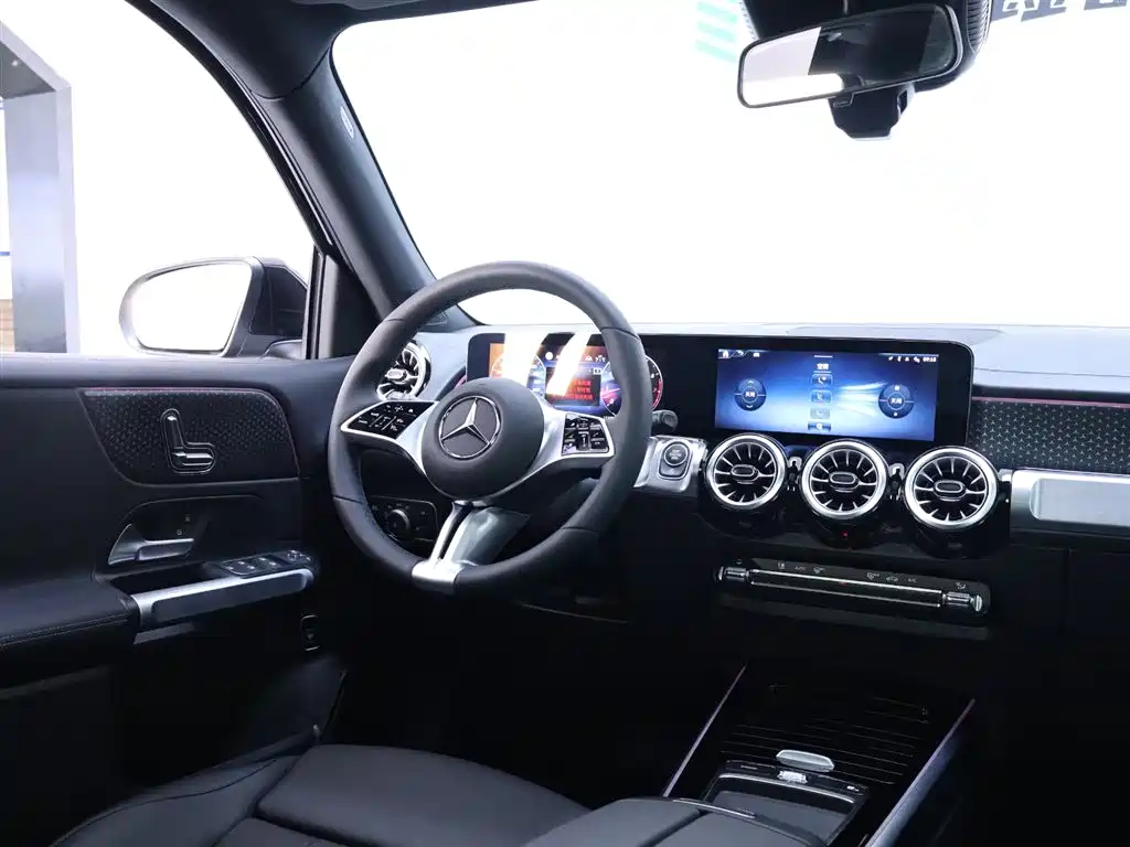 Mercedes-Benz GLB 2025 — фото 14