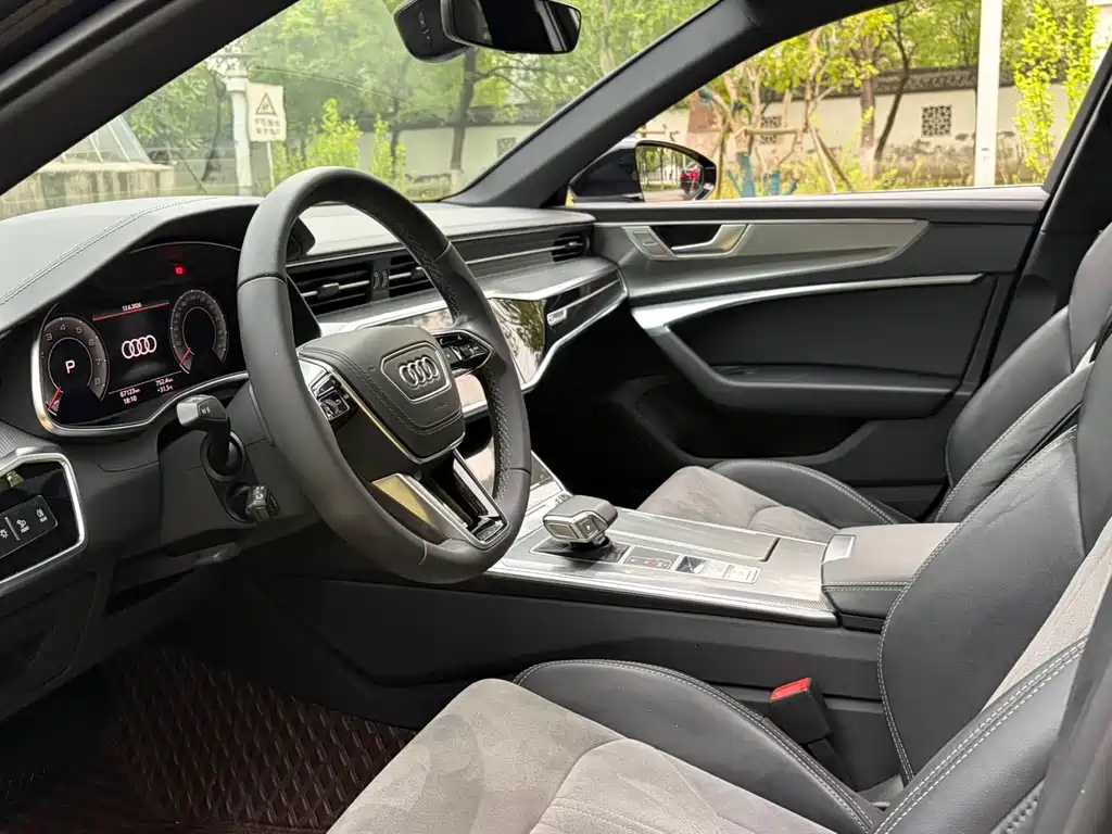 Audi A6L 2023