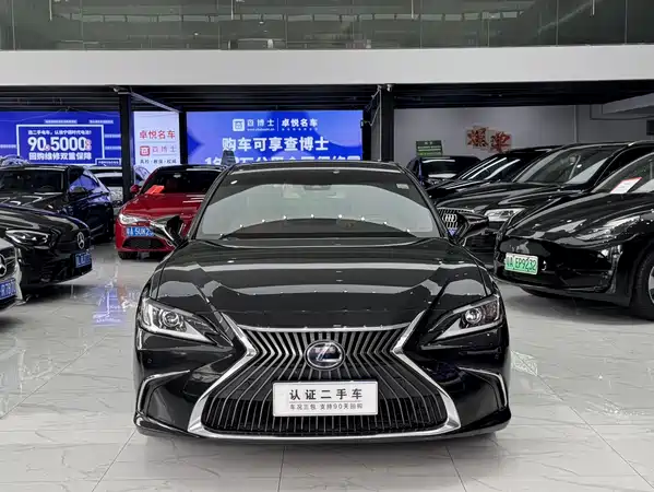 Lexus ES 2018